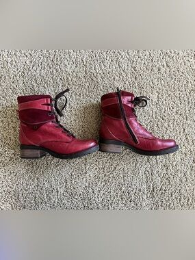 Dromedaris Womens KARA Burgundy Red Leather Combat Boots Sz 40 /US 9 Moto